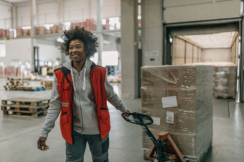 loading pallets in retail warehouse